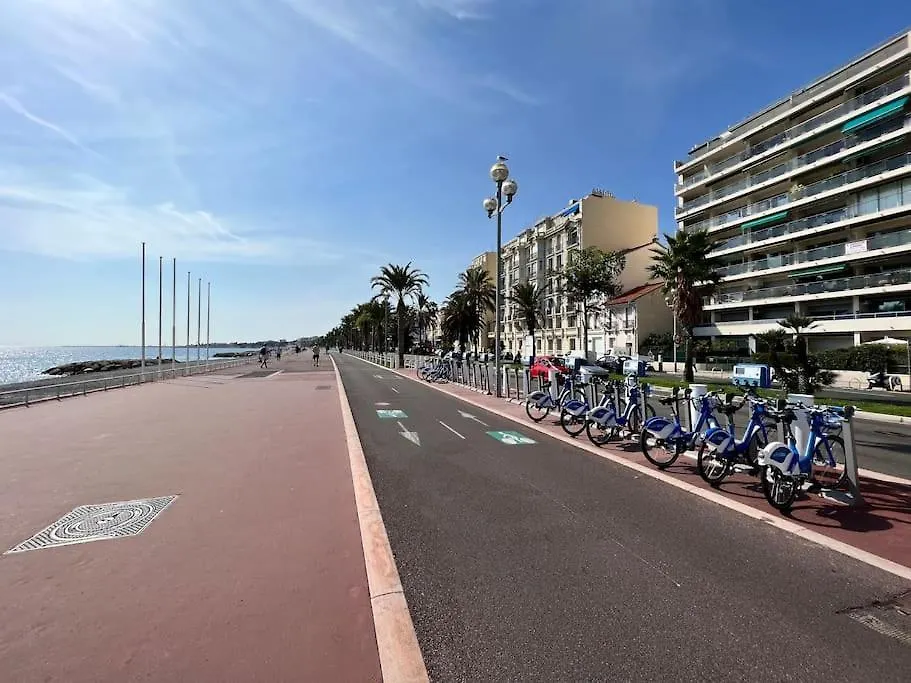Rez-De-Jardin Sur La Promenade Des Anglais Nice France